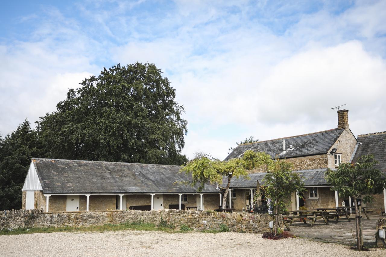 Merrymouth Fifield Exterior foto